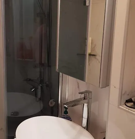 아파트 Hakaniemi Studio Apartment, City Centre